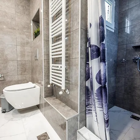 Luxury סלוניקי